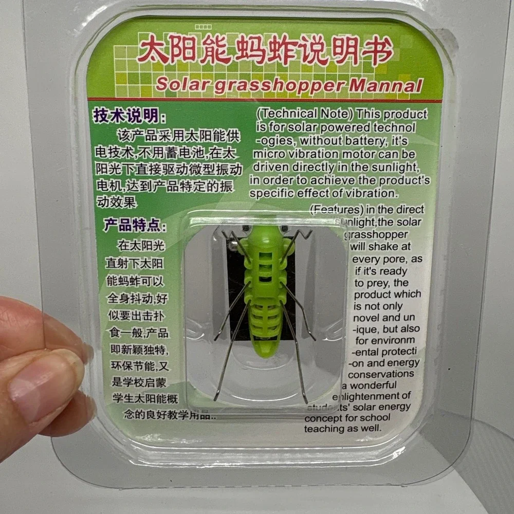 Solar Powered‎ Grasshopper Toy Educational Gadget Bug Novelty Green Science New